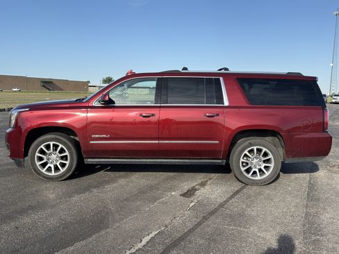 Used 2019 GMC Yukon XL Denali w/ Open Road Package AWD/4WD image 6