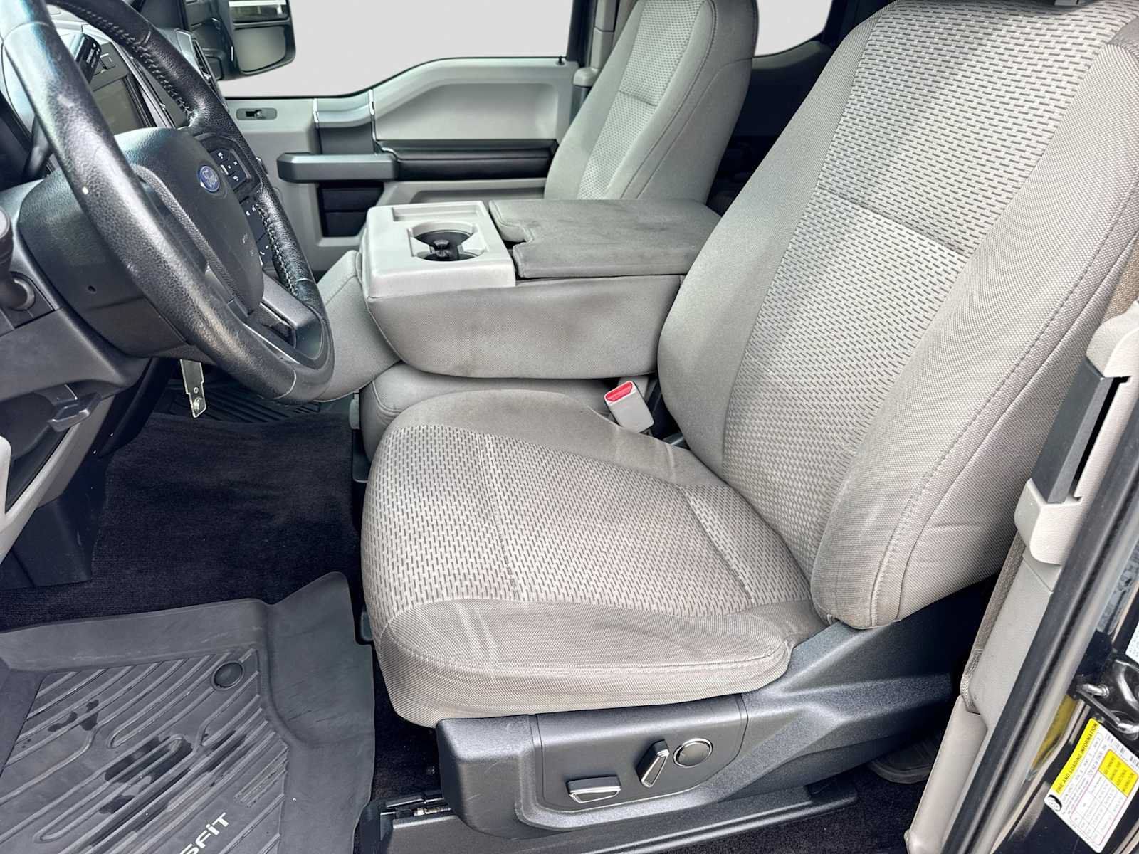 Used 2015 Ford F150 XLT w/ Equipment Group 302A Luxury AWD/4WD image 15