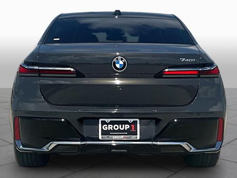 Used 2024 BMW 740i w/ Executive Package RWD image 4