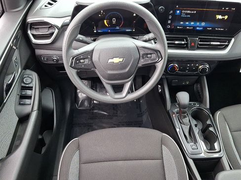 Used 2025 Chevrolet TrailBlazer LT image 11