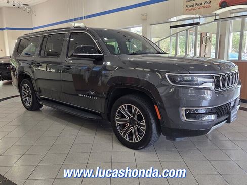 Used 2023 Jeep Wagoneer L Series II AWD/4WD image 3
