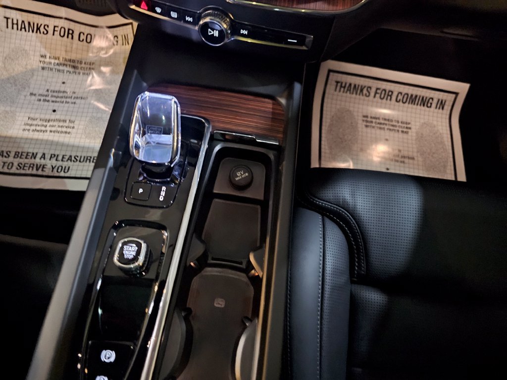 Certified 2024 Volvo XC60 T8 Ultimate w/ Protection Package Premier AWD/4WD image 24