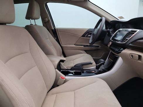 Used 2017 Honda Accord EX image 21