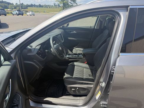 Used 2022 Buick Envision Avenir w/ Technology Package II FWD image 9