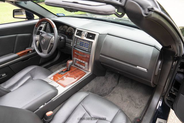Used 2006 Cadillac XLR RWD image 61