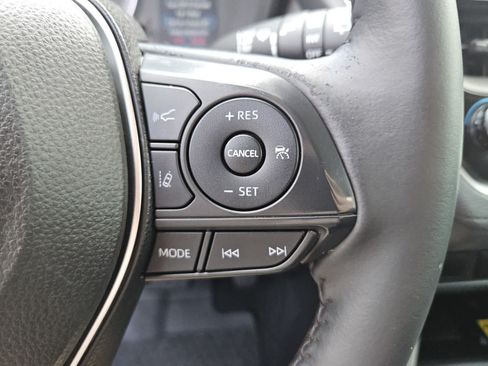 Used 2022 Toyota Corolla Cross LE w/ Moonroof Package FWD image 13