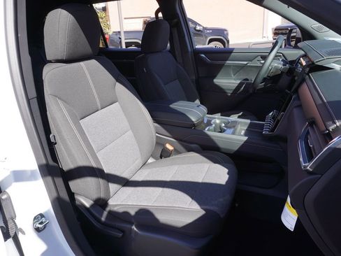 New 2025 GMC Acadia Elevation image 13