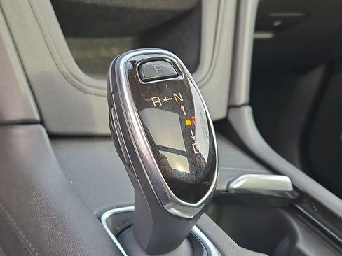 Used 2018 Cadillac XT5 Luxury w/ Driver Awareness Package AWD/4WD image 23