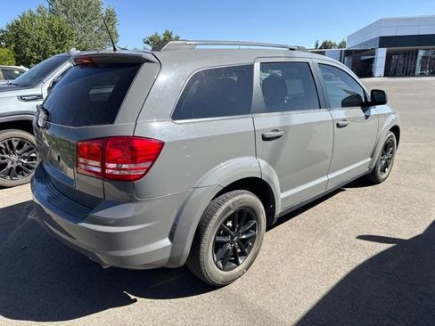 Used 2020 Dodge Journey SE w/ SE Popular Equipment Group FWD image 3