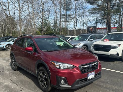 Used 2018 Subaru Crosstrek 2.0i Premium w/ Eyesight System image 3