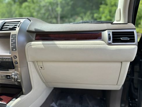 Used 2014 Lexus GX 460 Luxury w/ Driver Support Package AWD/4WD image 33