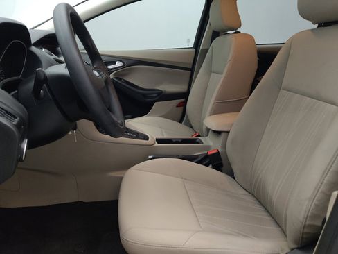 Used 2018 Ford Focus SE FWD image 17
