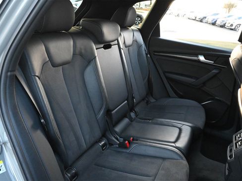 Used 2022 Audi SQ5 Premium image 19