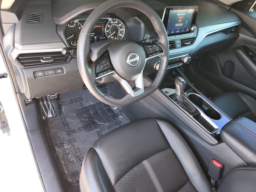 Used 2024 Nissan Altima 2.5 SR FWD image 12