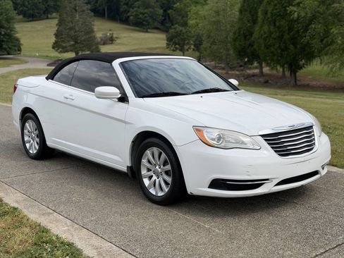 Used 2012 Chrysler 200 Touring FWD image 32