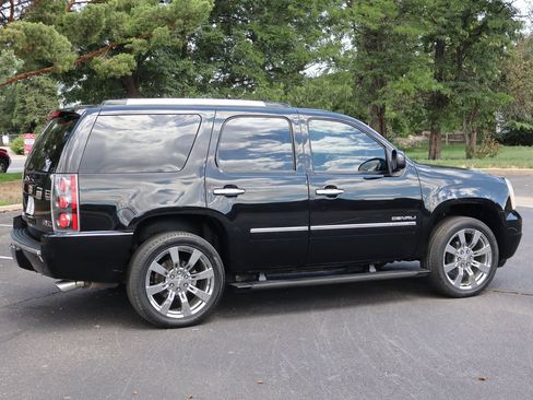 Used 2012 GMC Yukon Denali AWD/4WD image 4