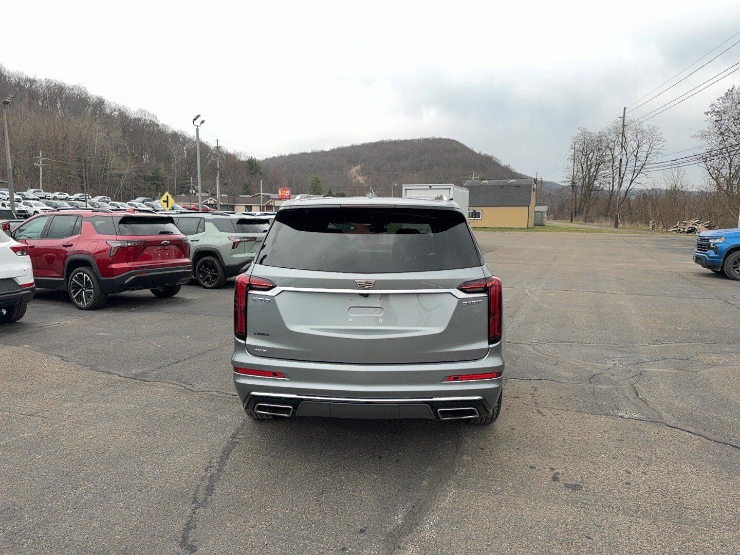Used 2024 Cadillac XT6 Luxury w/ LPO, Floor Liner Package AWD/4WD image 6