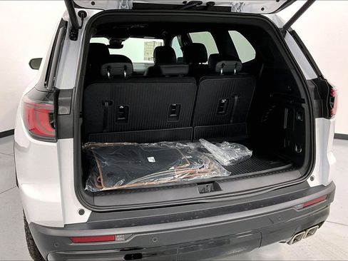 New 2026 GMC Acadia AT4 w/ LPO, Floor Liner Package image 31