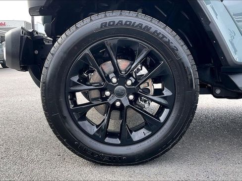 Used 2025 Jeep Wrangler Unlimited Sahara AWD/4WD image 34