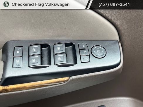 Used 2015 GMC Yukon Denali w/ Premium Package AWD/4WD image 15