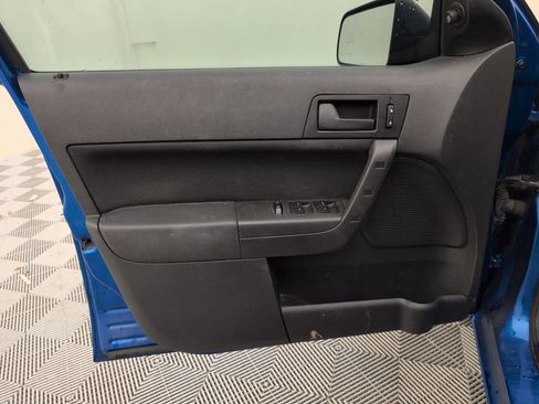 Used 2010 Ford Focus SE image 32