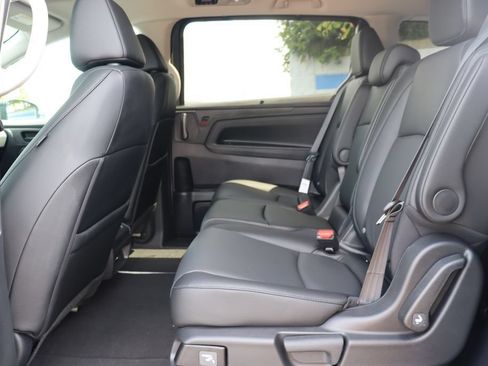 Used 2026 Honda Odyssey EX-L image 11