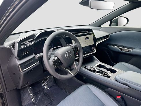 Used 2026 Lexus RZ 450e AWD w/ Technology Package image 9