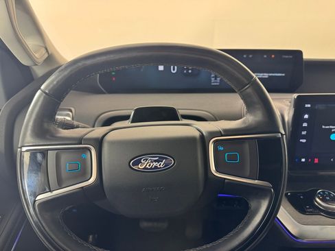 Used 2025 Ford Expedition Max Platinum AWD/4WD image 13