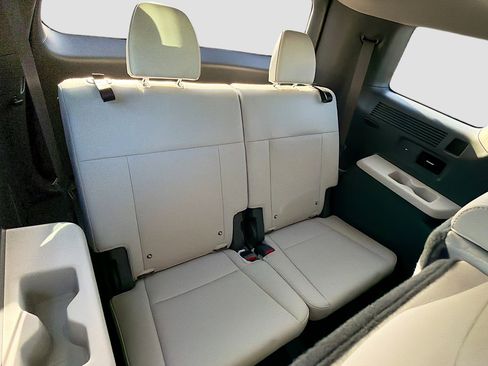 Used 2024 Hyundai Santa Fe Limited image 21