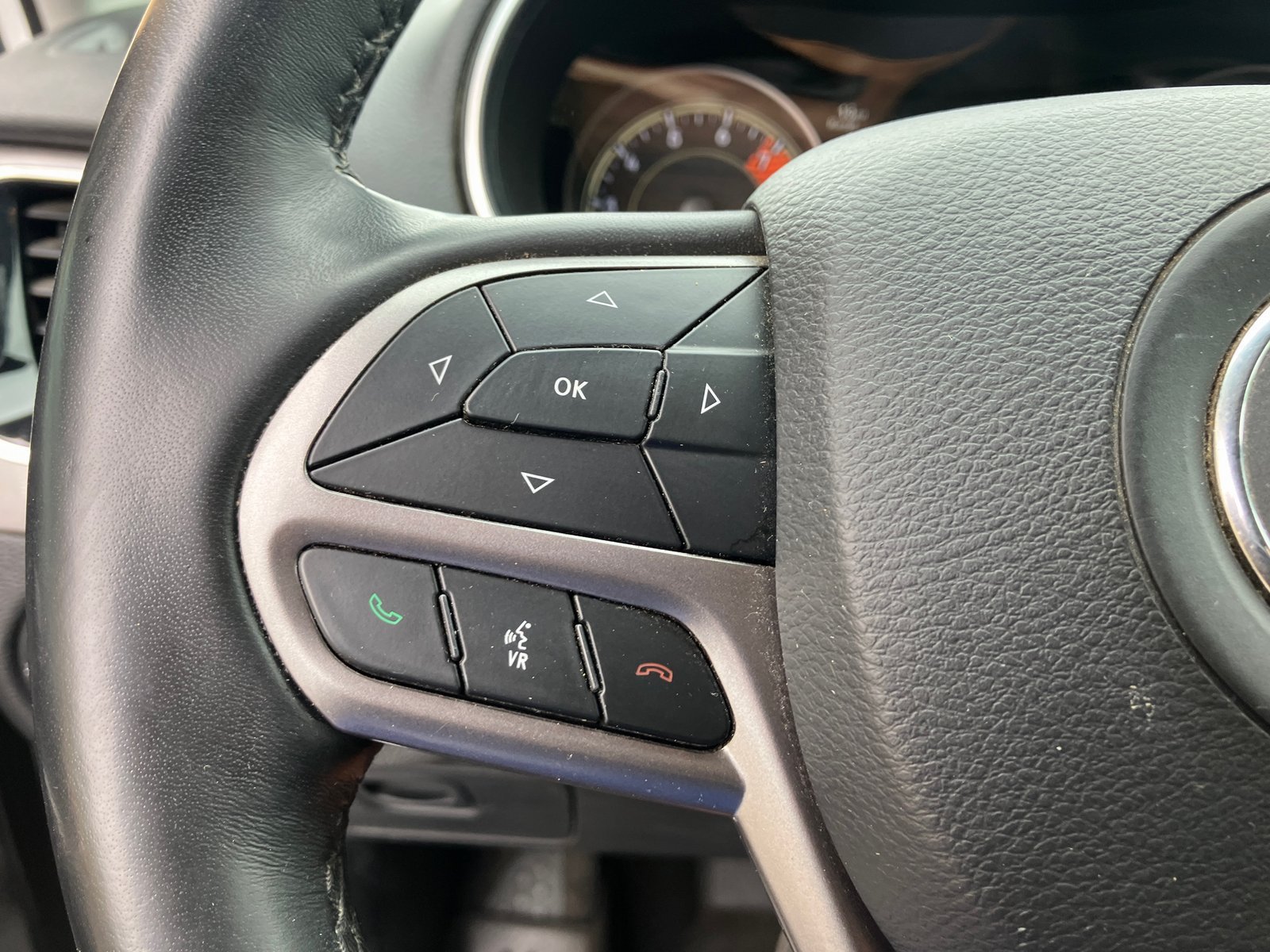 Used 2019 Jeep Cherokee Limited AWD/4WD image 28
