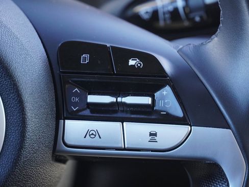 Used 2025 Hyundai Elantra SEL image 29