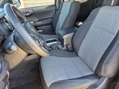 Used 2023 Toyota Tacoma TRD Off-Road w/ Black Out Package (TMS) image 16