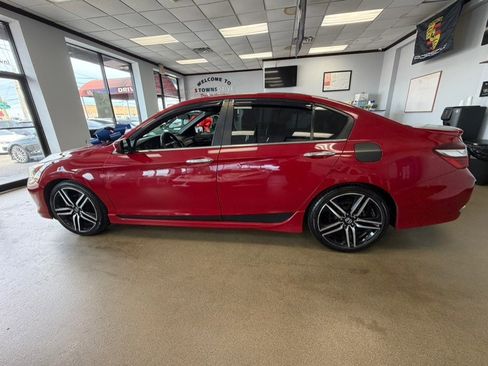 Used 2017 Honda Accord Sport image 7