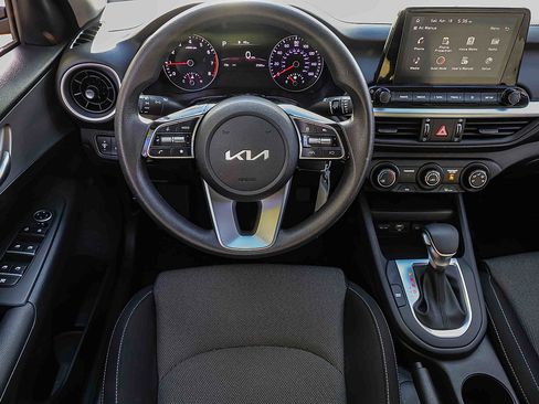 Certified 2024 Kia Forte LXS w/ LXS Technology Package FWD image 17