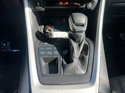 Used 2024 Toyota RAV4 XLE AWD/4WD image 25