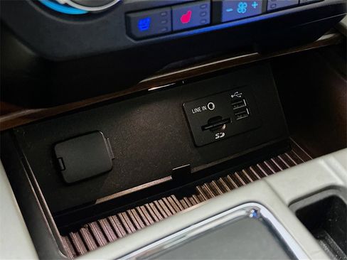 Used 2015 Ford F150 Lariat image 42