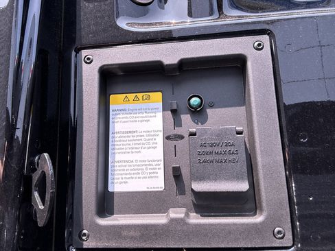 New 2025 Ford F150 Lariat w/ Equipment Group 501A Mid image 19