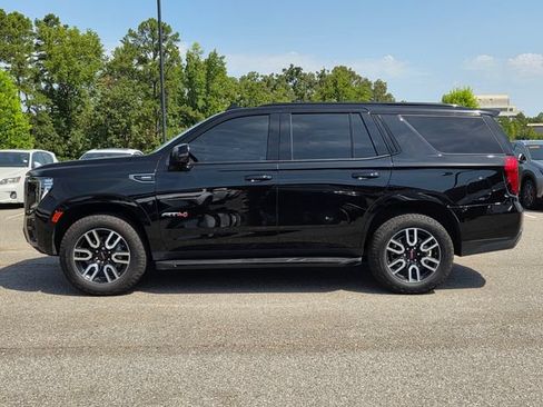 Used 2023 GMC Yukon AT4 w/ Technology Package AWD/4WD image 2