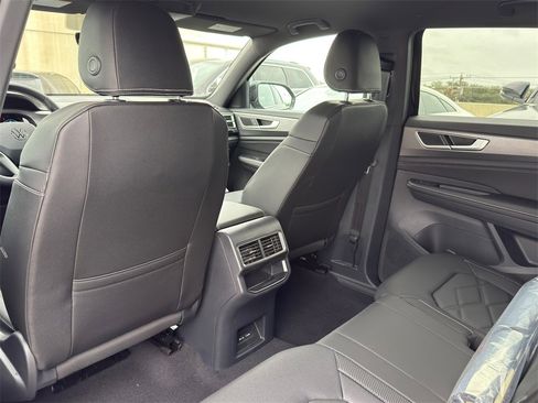 New 2026 Volkswagen Atlas Cross Sport SE image 24