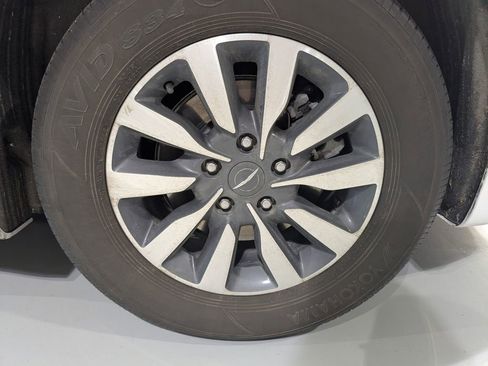Used 2022 Chrysler Pacifica Touring-L FWD image 10