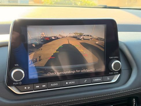Certified 2022 Nissan Rogue SV w/ SV Premium Package FWD image 24