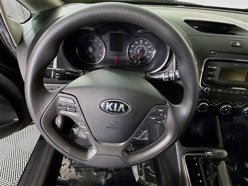 Used 2018 Kia Forte LX image 17