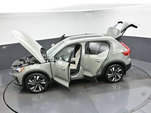 Used 2025 Volvo XC40 B5 Ultra w/ Climate Package AWD/4WD image 51