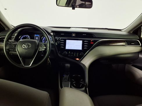 Used 2018 Toyota Camry LE FWD image 14
