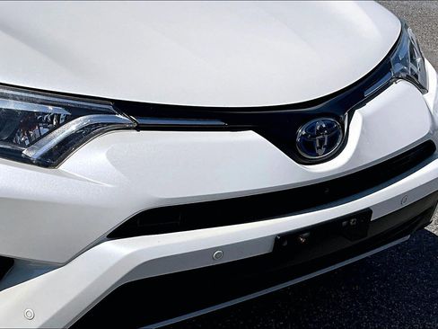 Used 2017 Toyota RAV4 Limited w/ Advanced Technology Package AWD/4WD image 28