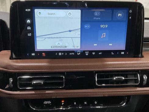 Used 2025 Lincoln Aviator Reserve w/ Luxury Package image 18