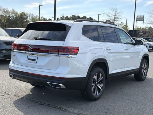 New 2026 Volkswagen Atlas SE FWD image 5