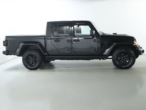 Used 2022 Jeep Gladiator Sport AWD/4WD image 11