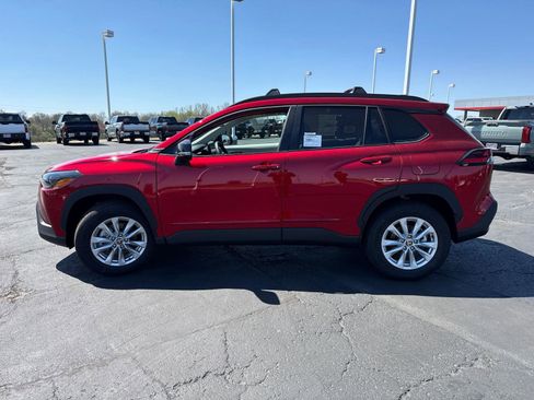 Used 2026 Toyota Corolla Cross LE w/ Moonroof Package image 4