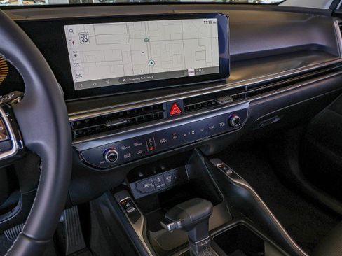 Used 2025 Kia Sorento S w/ Panoramic Sunroof Package FWD image 12